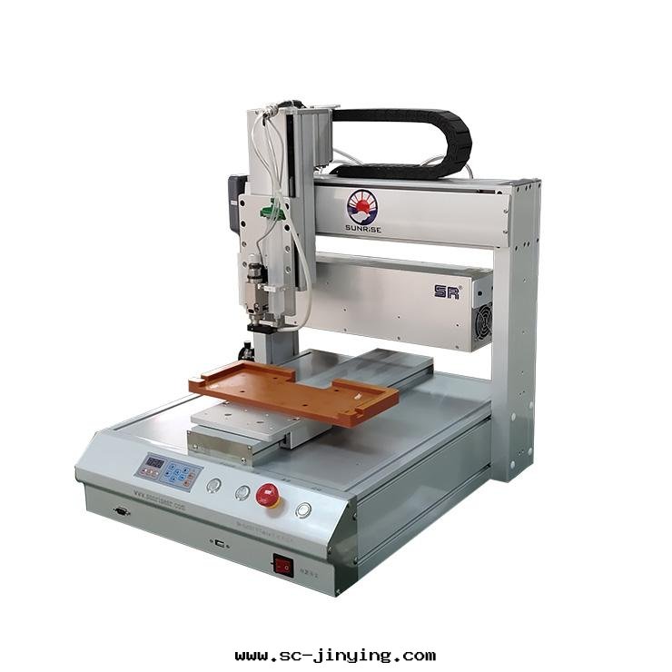 企業为什(shén)麼(me)需要(yào)選擇自(zì)動(dòng)焊锡(xī)機(jī)代替人(rén)工